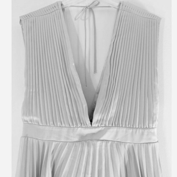 Brand New Women's Abercrombie & Fitch Pleated Sleeveless Silk Mini Dress - Picture 4 of 15
